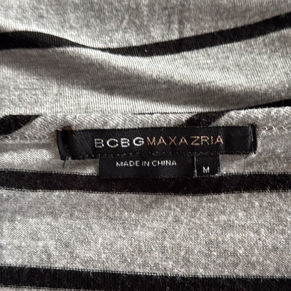 BCBGMAXAZRIA Women’s Medium STRIPED Stretch Jersey Knit HI-LOW HEM Pullover - Picture 5 of 6